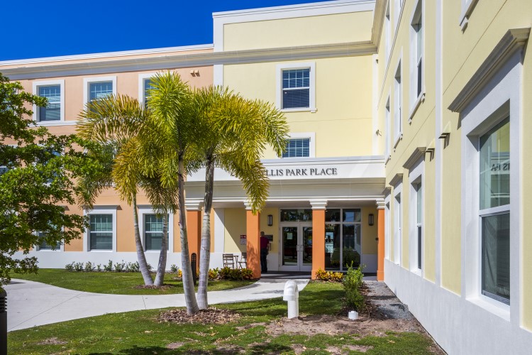 Exterior view of Amaryliis Park Place Apartments entrance